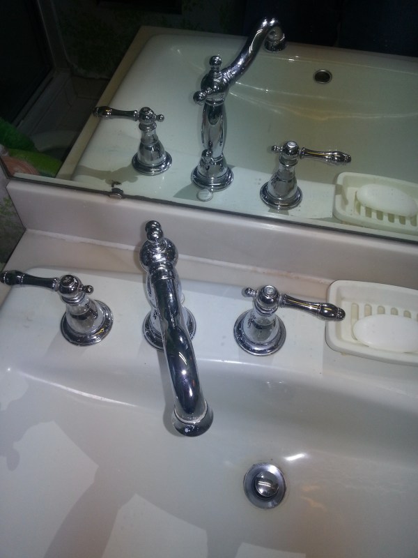 Bathroom sink faucet